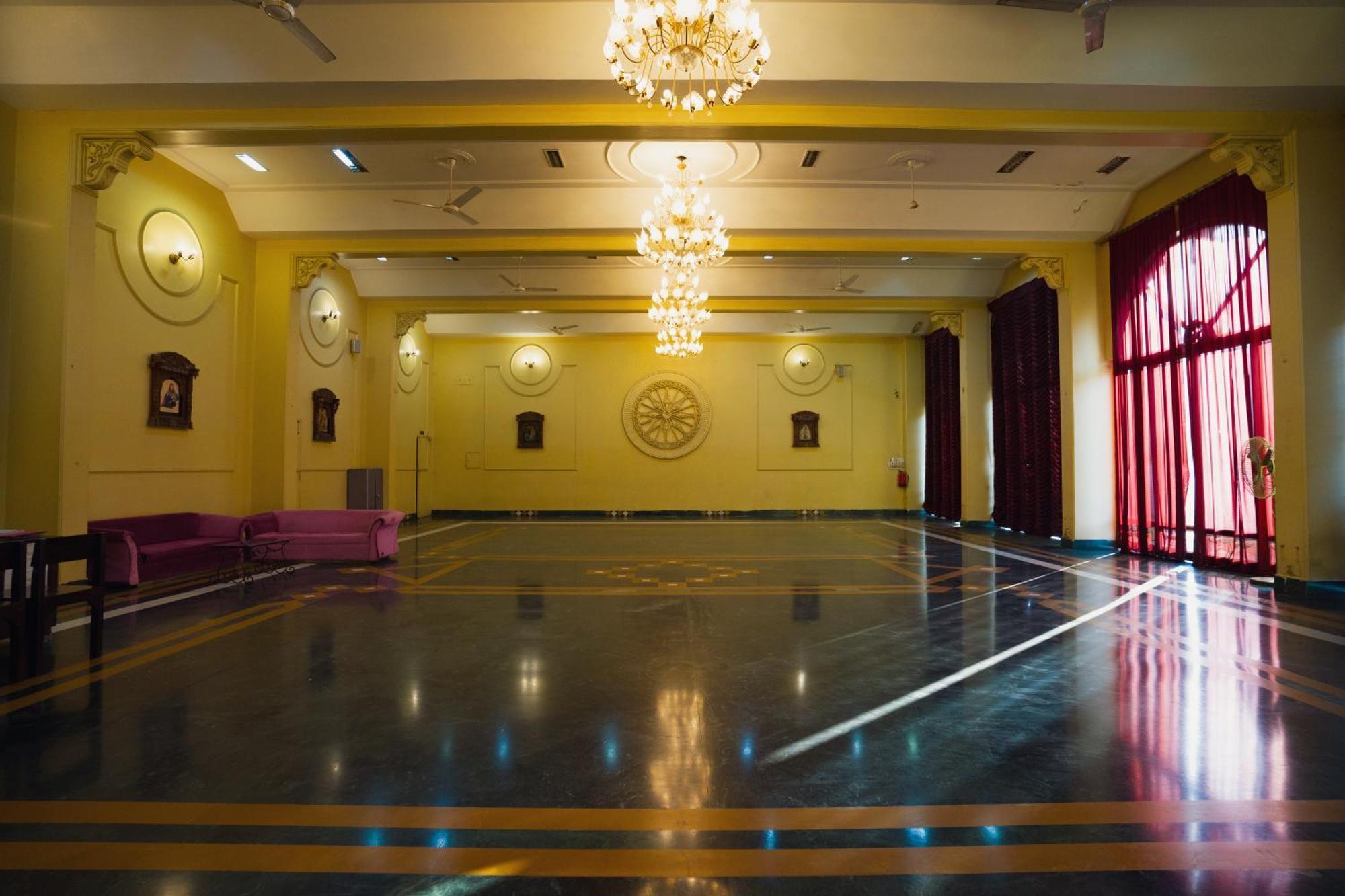 Hotel Girdhar Mahal 인도르 외부 사진