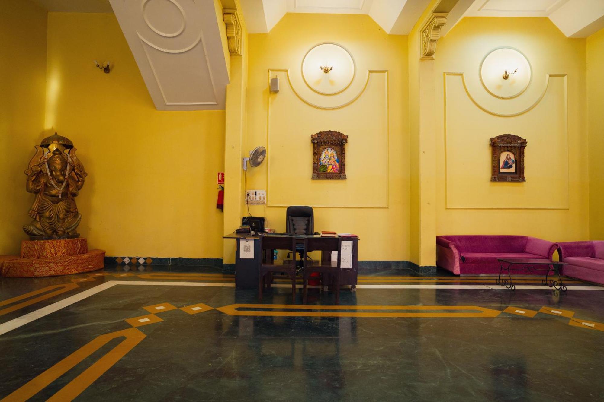 Hotel Girdhar Mahal 인도르 외부 사진