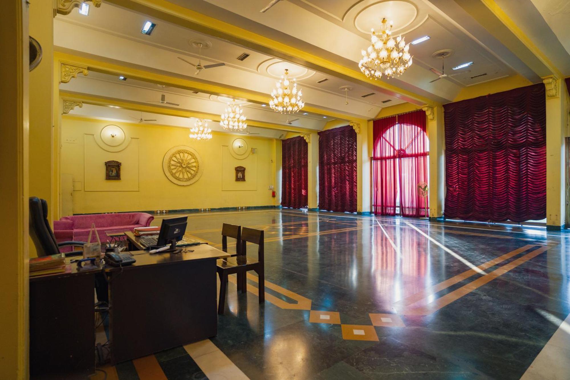 Hotel Girdhar Mahal 인도르 외부 사진