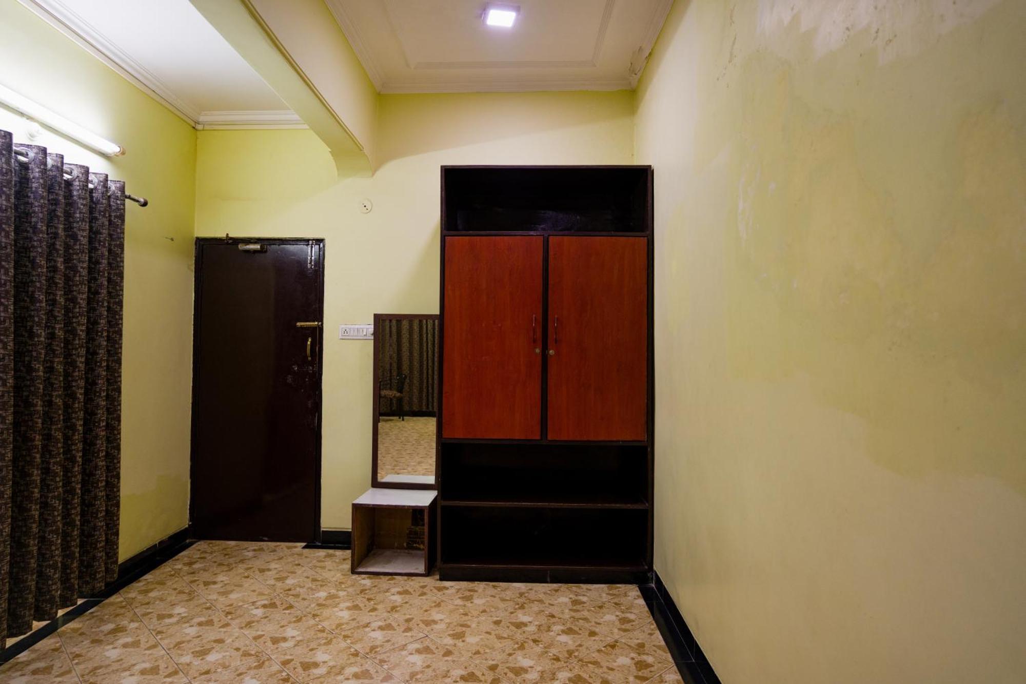 Hotel Girdhar Mahal 인도르 외부 사진
