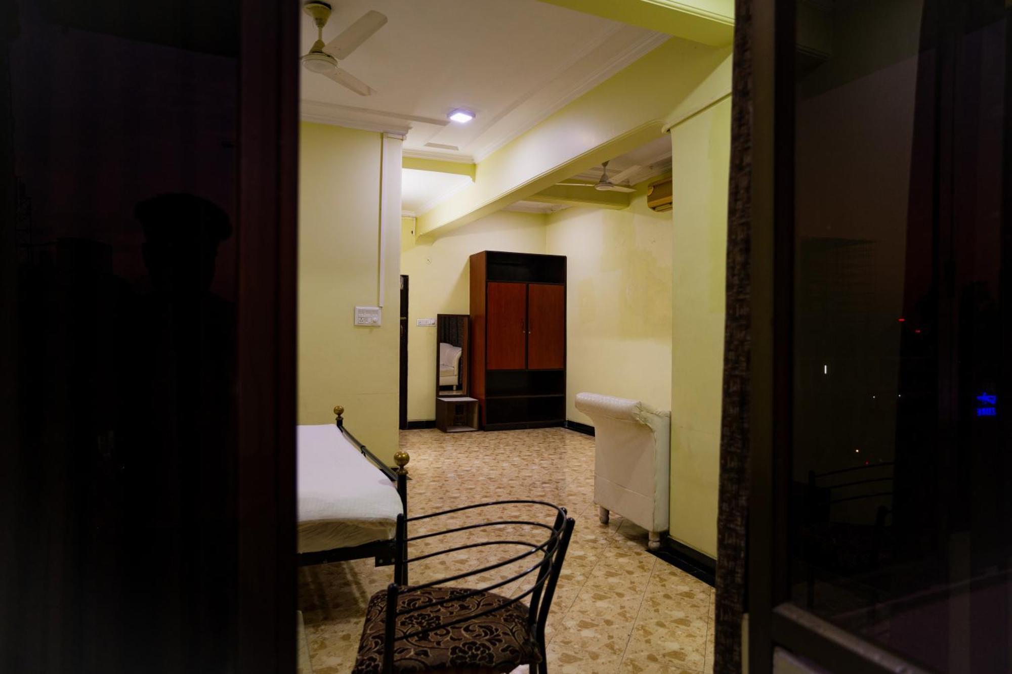 Hotel Girdhar Mahal 인도르 외부 사진