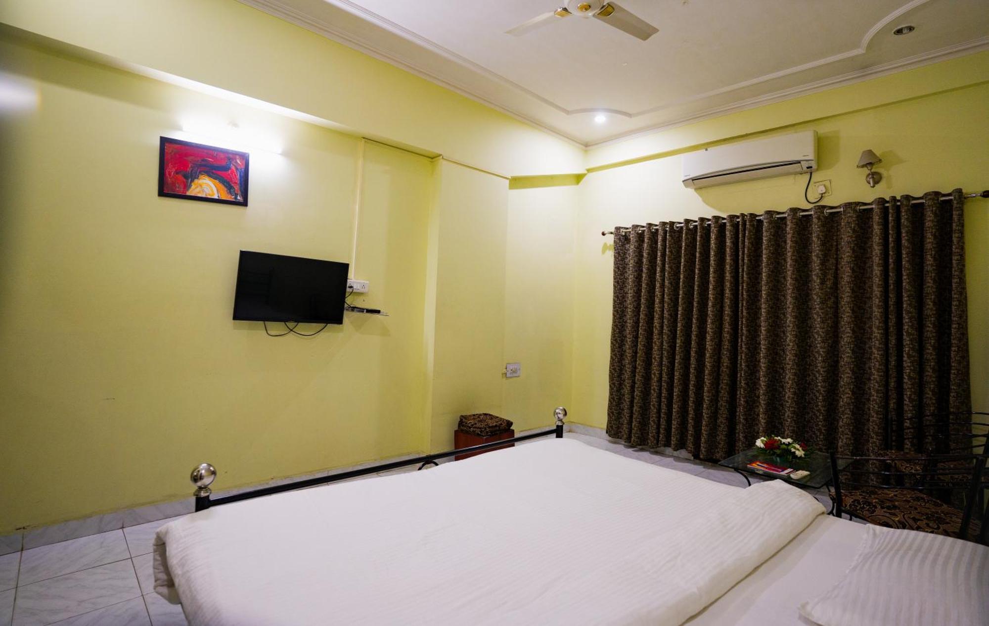Hotel Girdhar Mahal 인도르 외부 사진