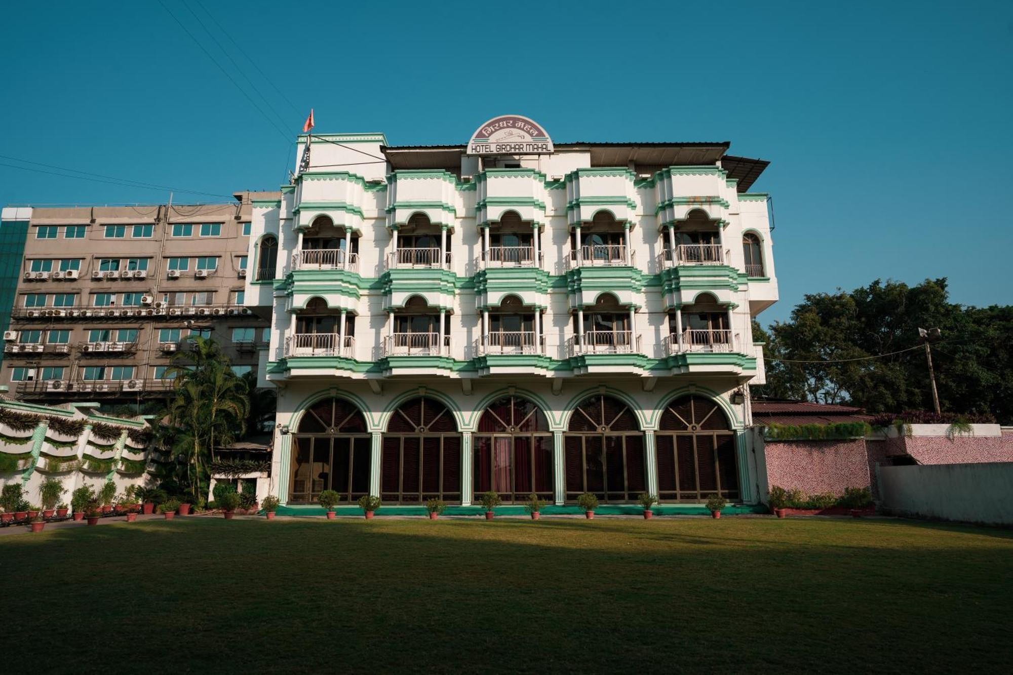 Hotel Girdhar Mahal 인도르 외부 사진